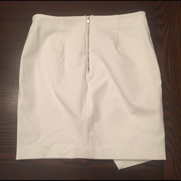 Banana republic asymmetrical white skirt size 6 - Picture 2 of 2